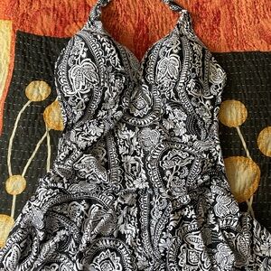 Black‎ and White Paisley One-Piece Swimsuit